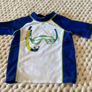 Short sleeve rash guard